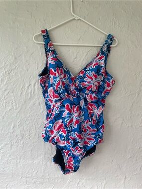 Dolfin Aquashape Wildflowers Moderate Ruched Front Blue Red Built In Bra; 14